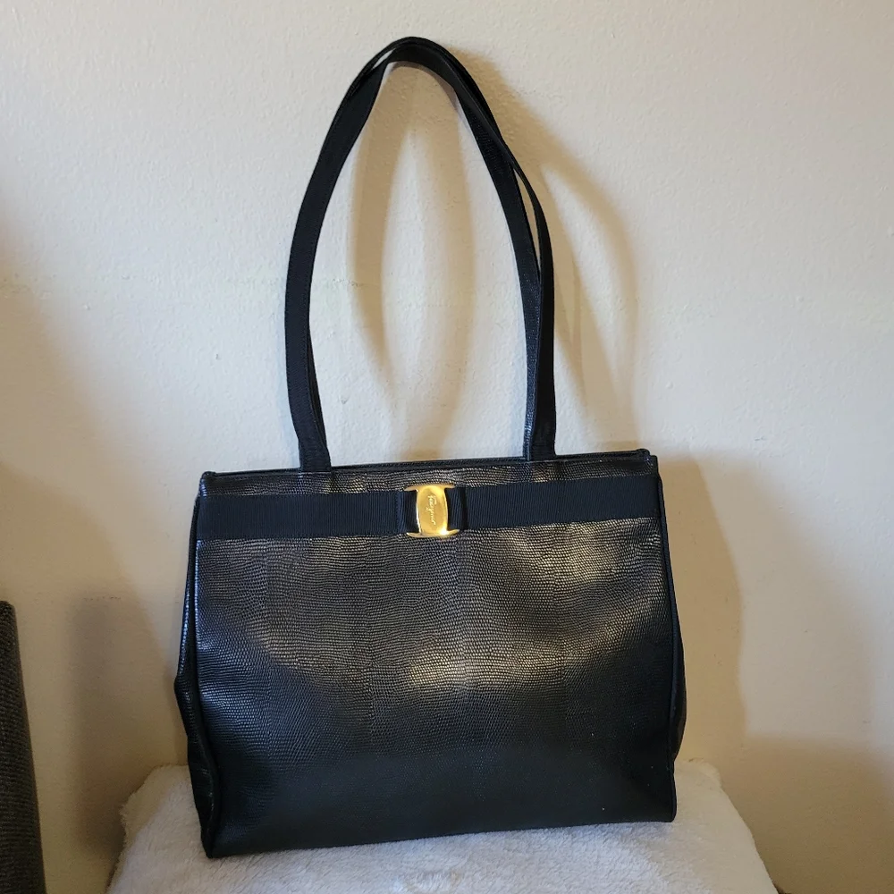 SALVATORE FERRAGAMO VALA LEATHER TOTE BAG - Picture 2 of 11